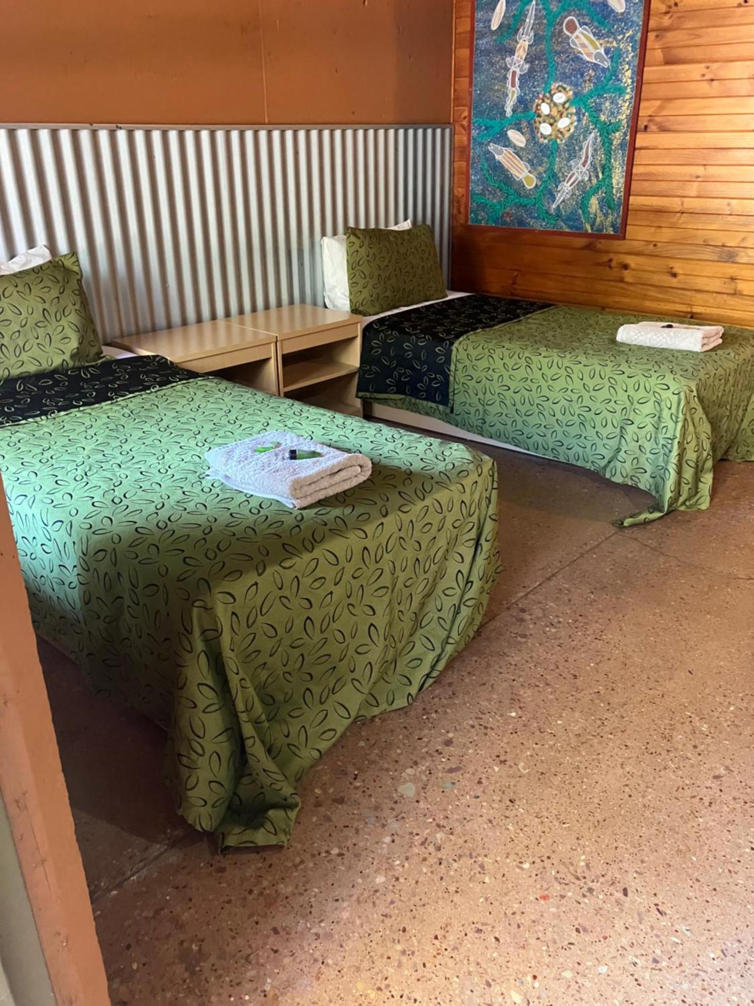 Territory Manor Motel & Caravan Park Mataranka Экстерьер фото